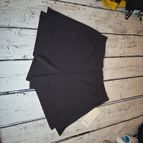 NWT Lululemon Stretch Woven Relaxed Fit High-Rise Short 4” - Black, Size XL - Picture 13 of 16